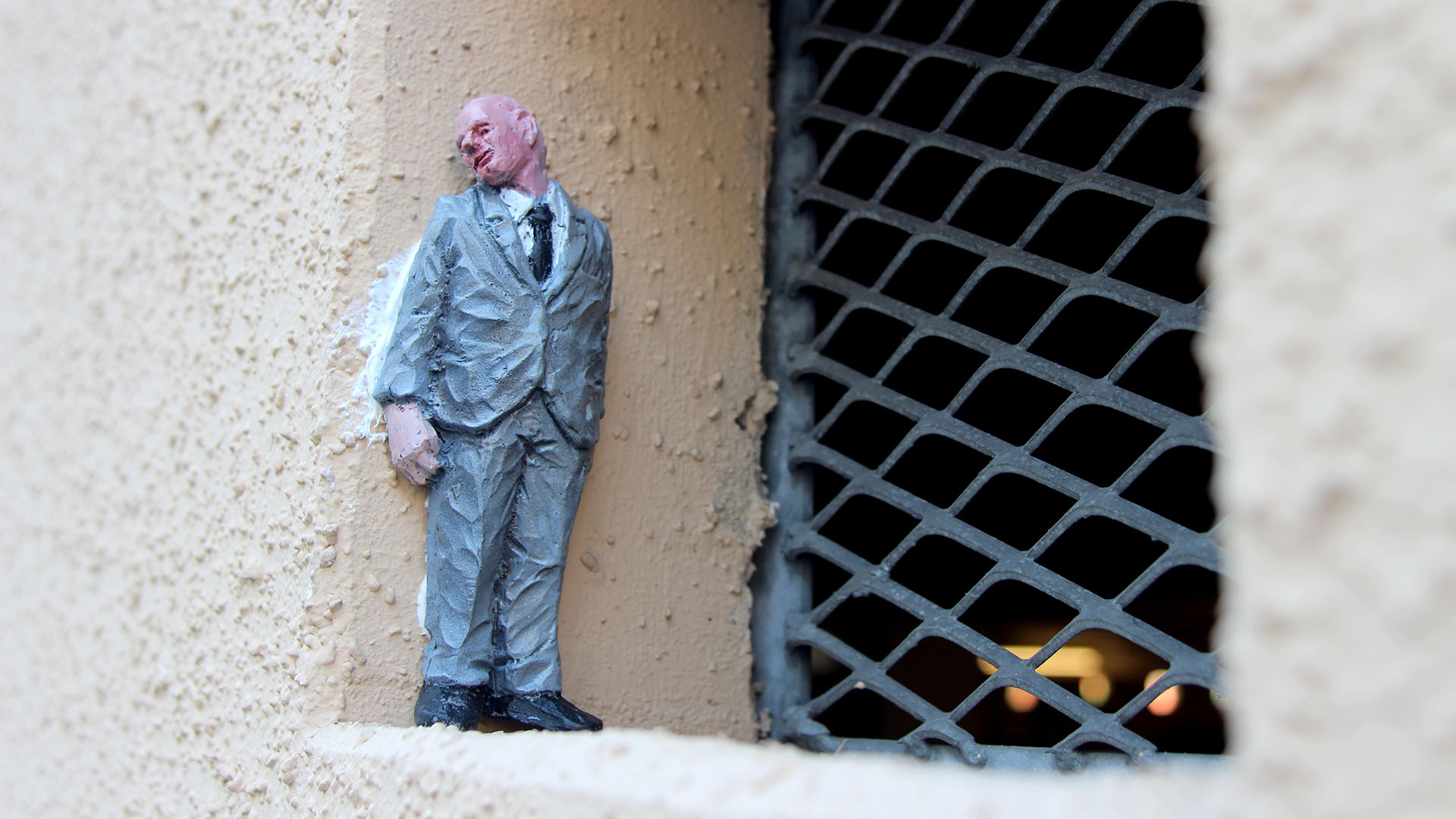 Isaac Cordals miniatyrskulptur.